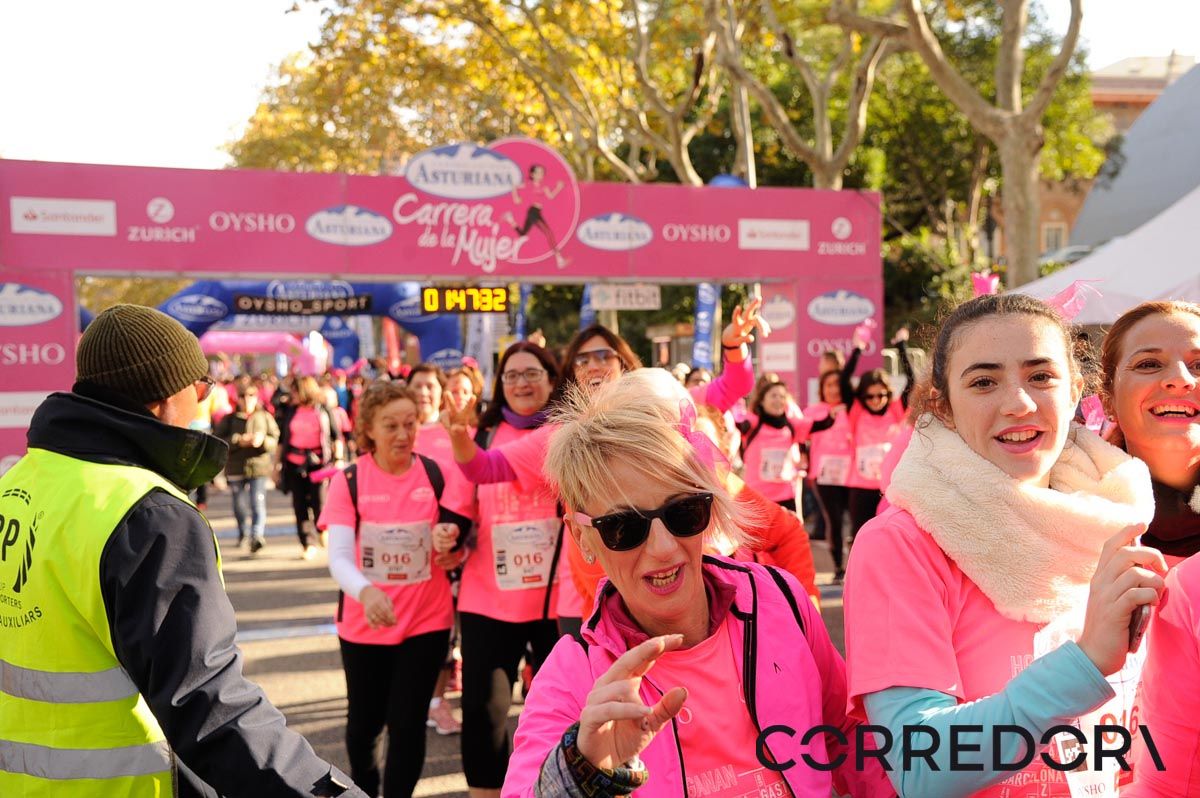 Llegada de la Carrera de la Mujer de Barcelona (ARCO DERECHO 96)