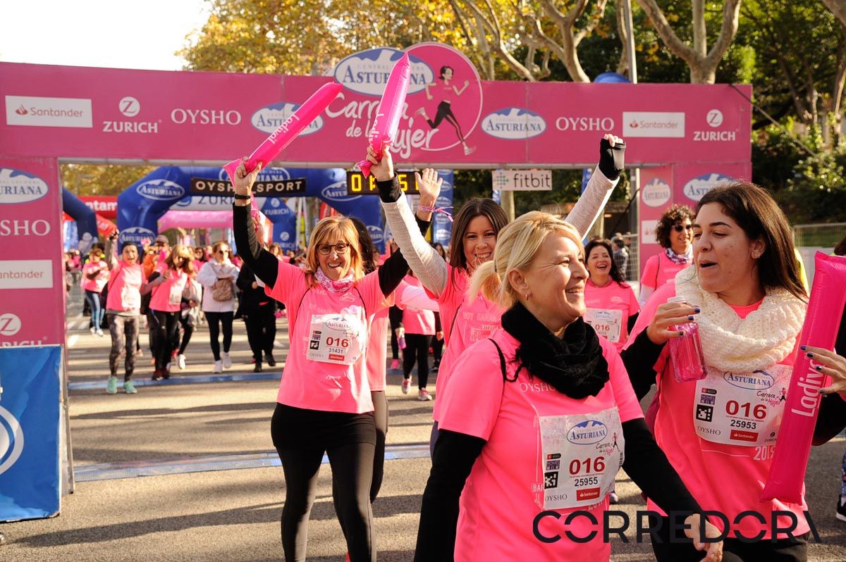 Llegada de la Carrera de la Mujer de Barcelona (ARCO DERECHO 97)