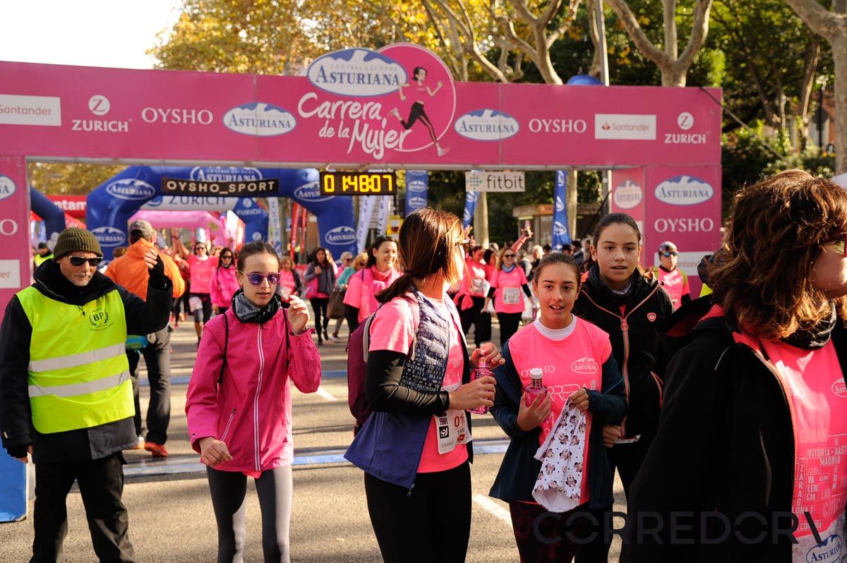 Llegada de la Carrera de la Mujer de Barcelona (ARCO DERECHO 97)