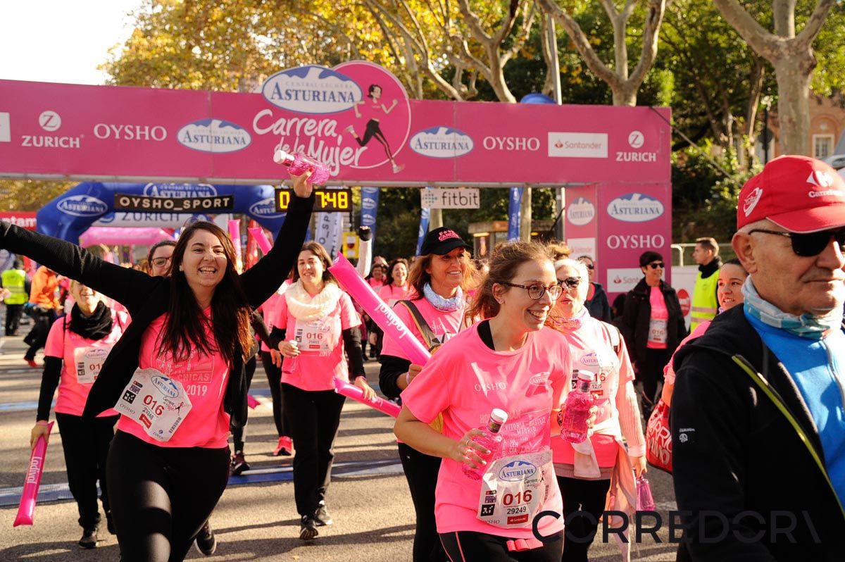 Llegada de la Carrera de la Mujer de Barcelona (ARCO DERECHO 97)