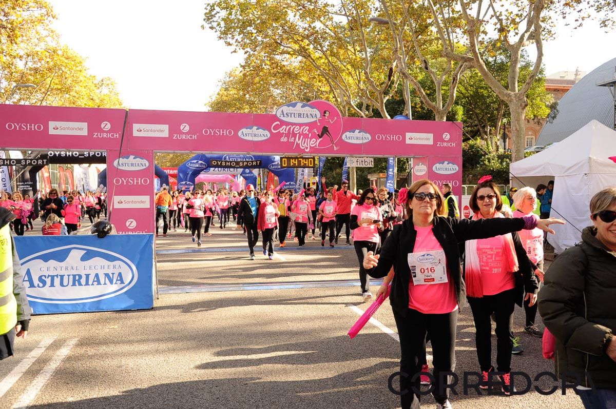 Llegada de la Carrera de la Mujer de Barcelona (ARCO DERECHO 97)