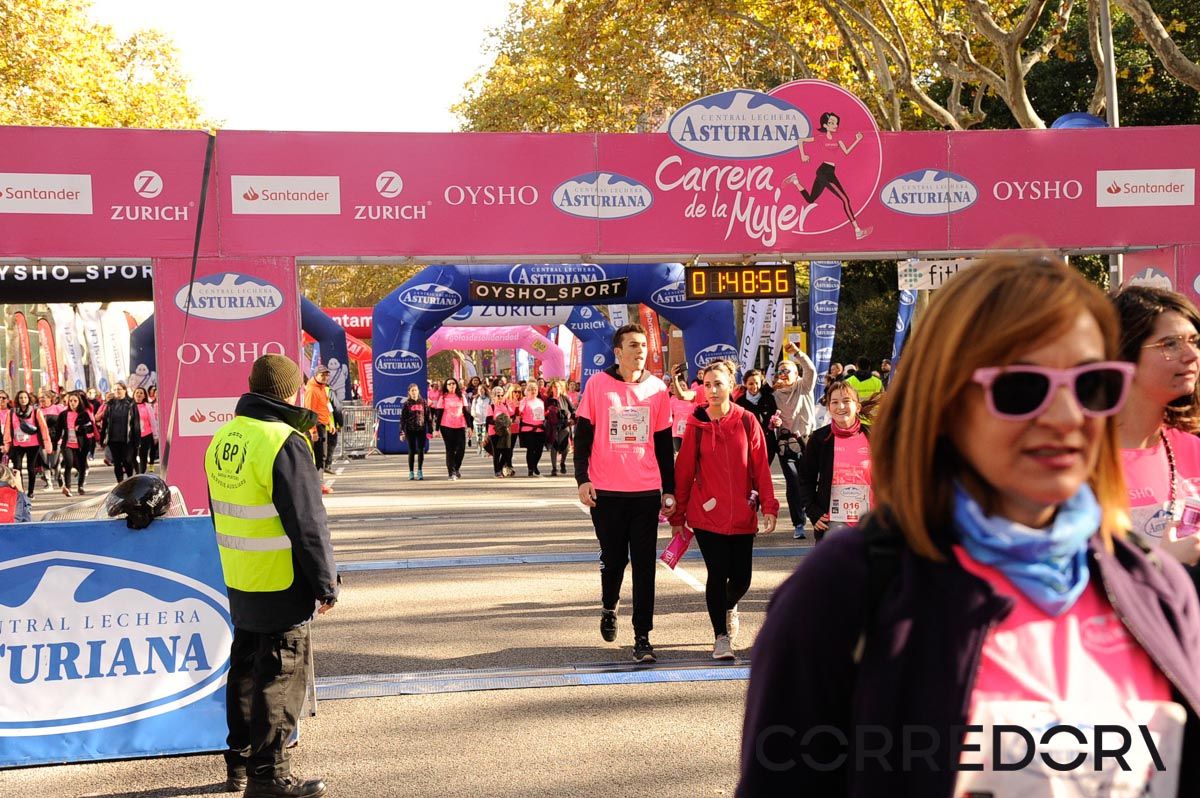 Llegada de la Carrera de la Mujer de Barcelona (ARCO DERECHO 99)