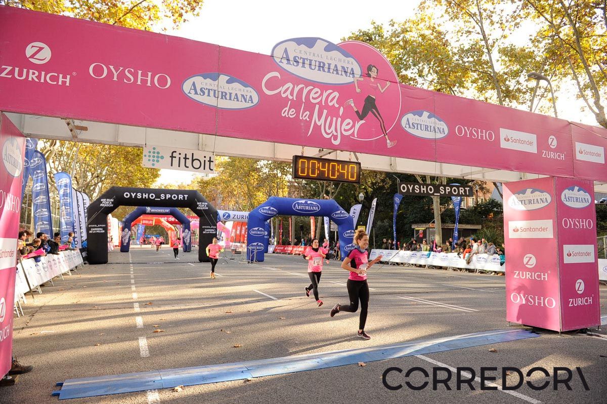 Llegada de la Carrera de la Mujer de Barcelona (ARCO IZQUIERDO 1)