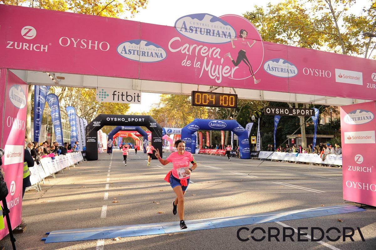Llegada de la Carrera de la Mujer de Barcelona (ARCO IZQUIERDO 1)
