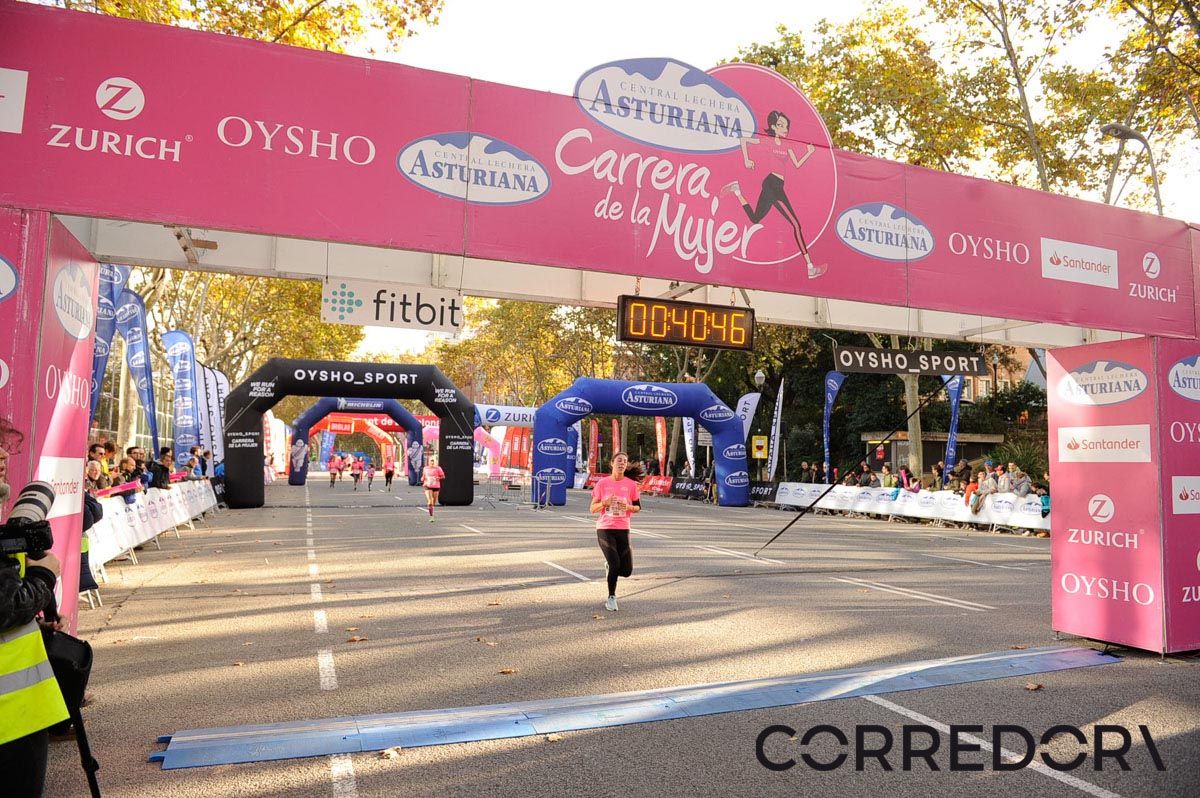 Llegada de la Carrera de la Mujer de Barcelona (ARCO IZQUIERDO 1)