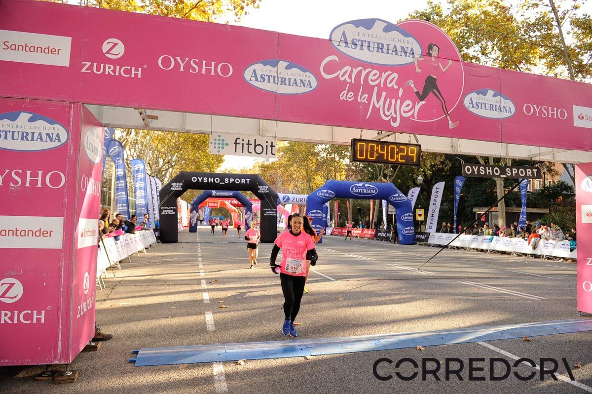 Llegada de la Carrera de la Mujer de Barcelona (ARCO IZQUIERDO 1)