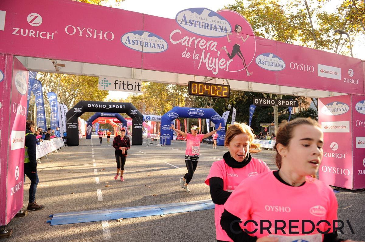 Llegada de la Carrera de la Mujer de Barcelona (ARCO IZQUIERDO 1)