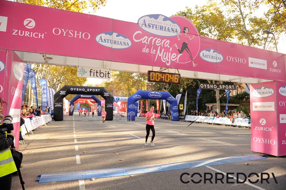 Llegada de la Carrera de la Mujer de Barcelona (ARCO IZQUIERDO 1)