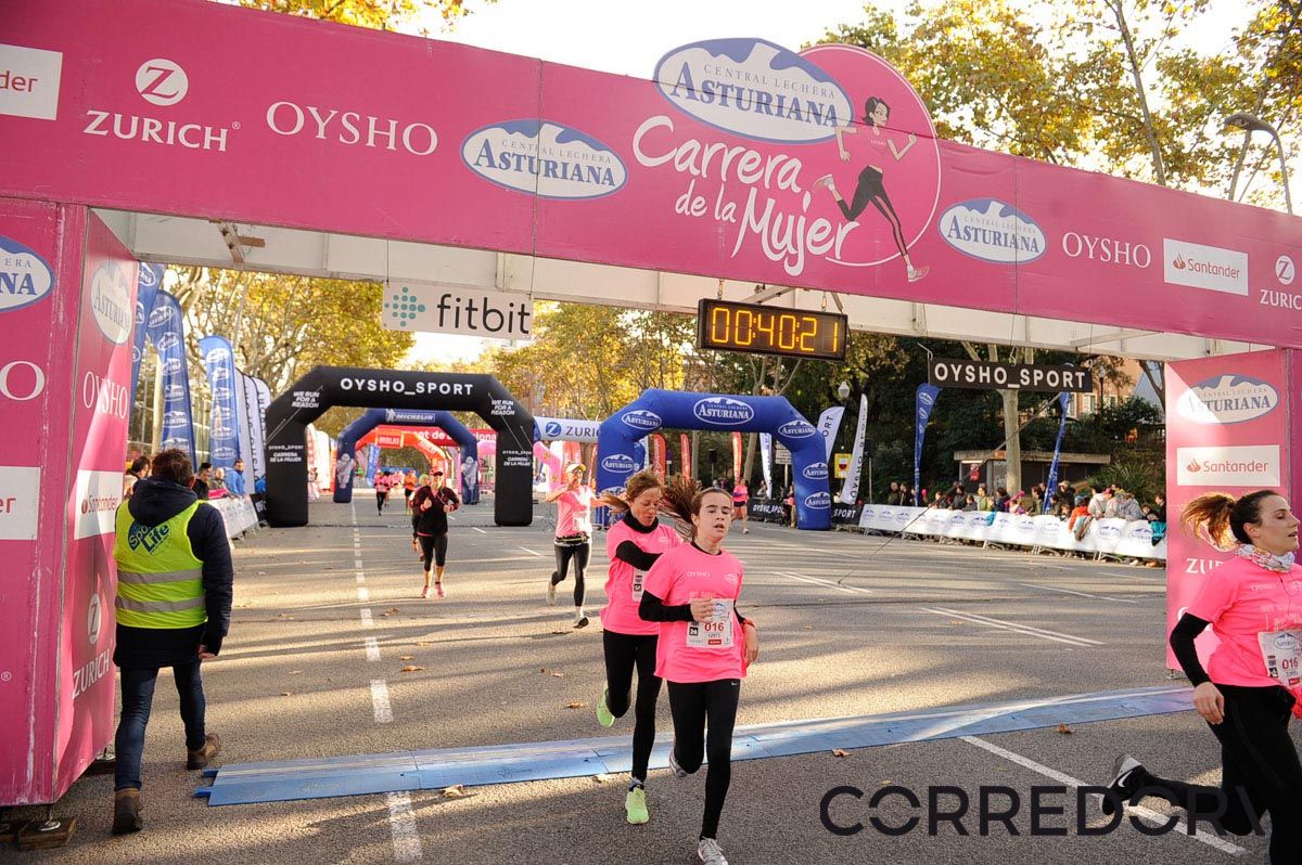 Llegada de la Carrera de la Mujer de Barcelona (ARCO IZQUIERDO 1)