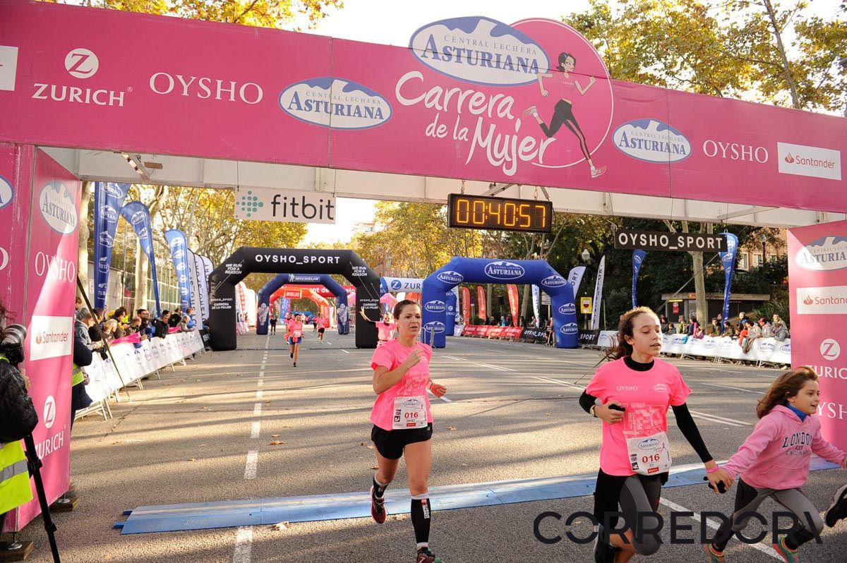 Llegada de la Carrera de la Mujer de Barcelona (ARCO IZQUIERDO 1)