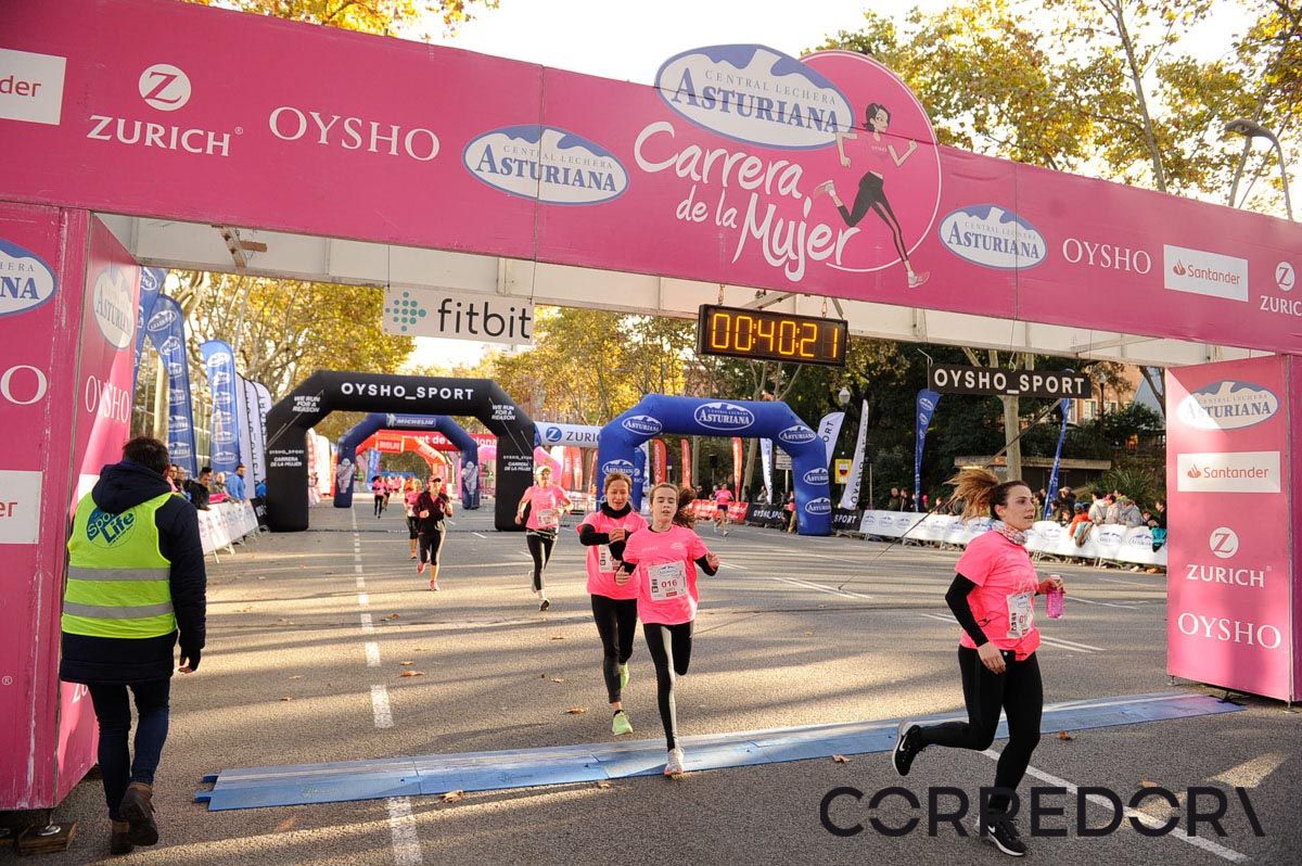 Llegada de la Carrera de la Mujer de Barcelona (ARCO IZQUIERDO 1)