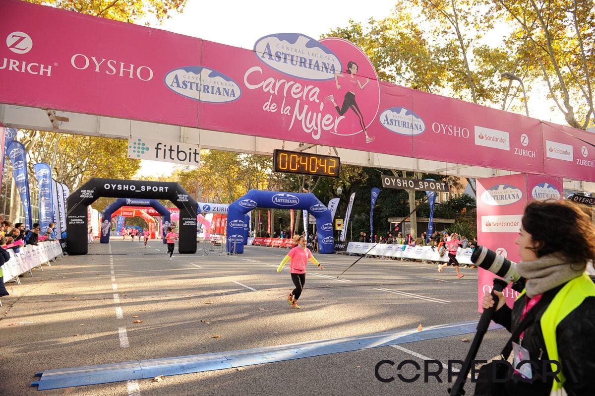 Llegada de la Carrera de la Mujer de Barcelona (ARCO IZQUIERDO 1)