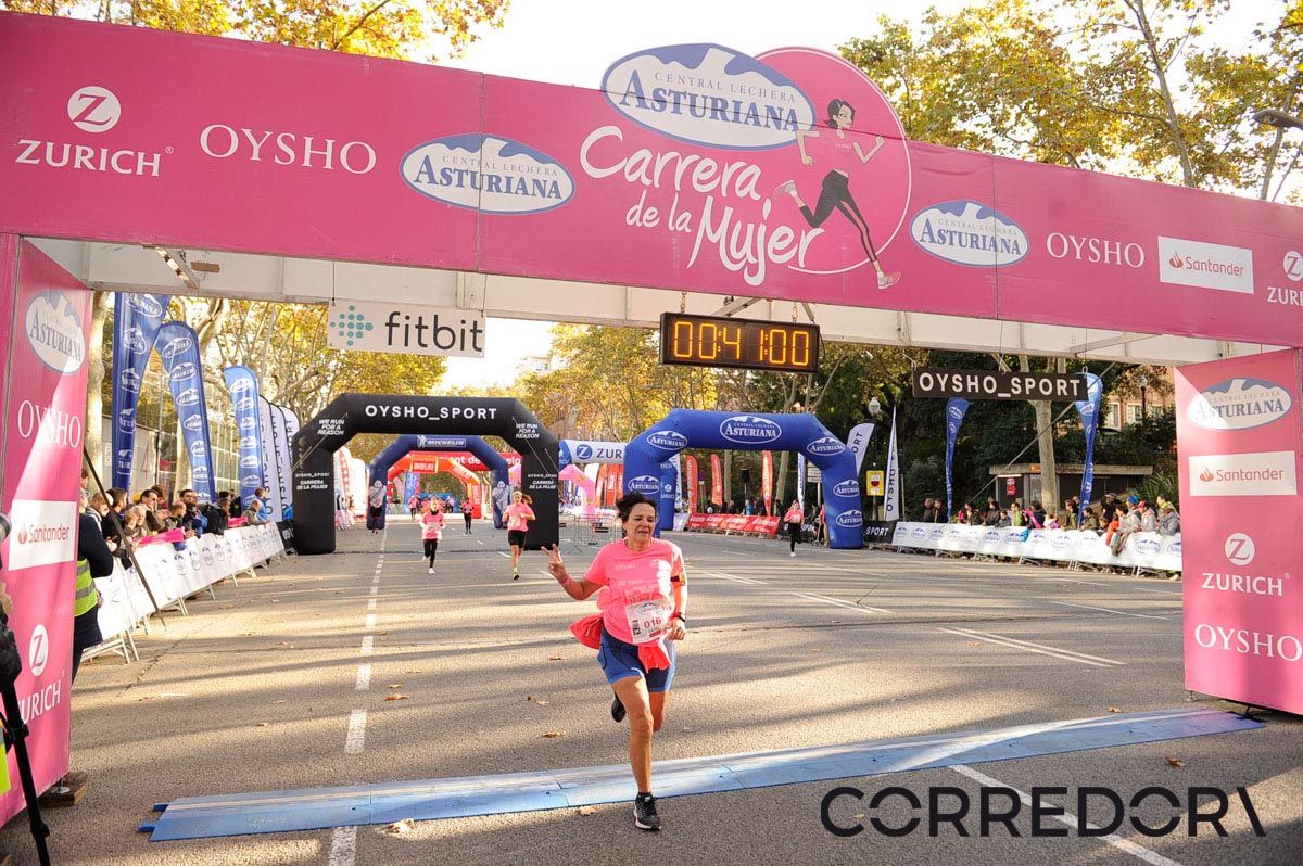 Llegada de la Carrera de la Mujer de Barcelona (ARCO IZQUIERDO 1)