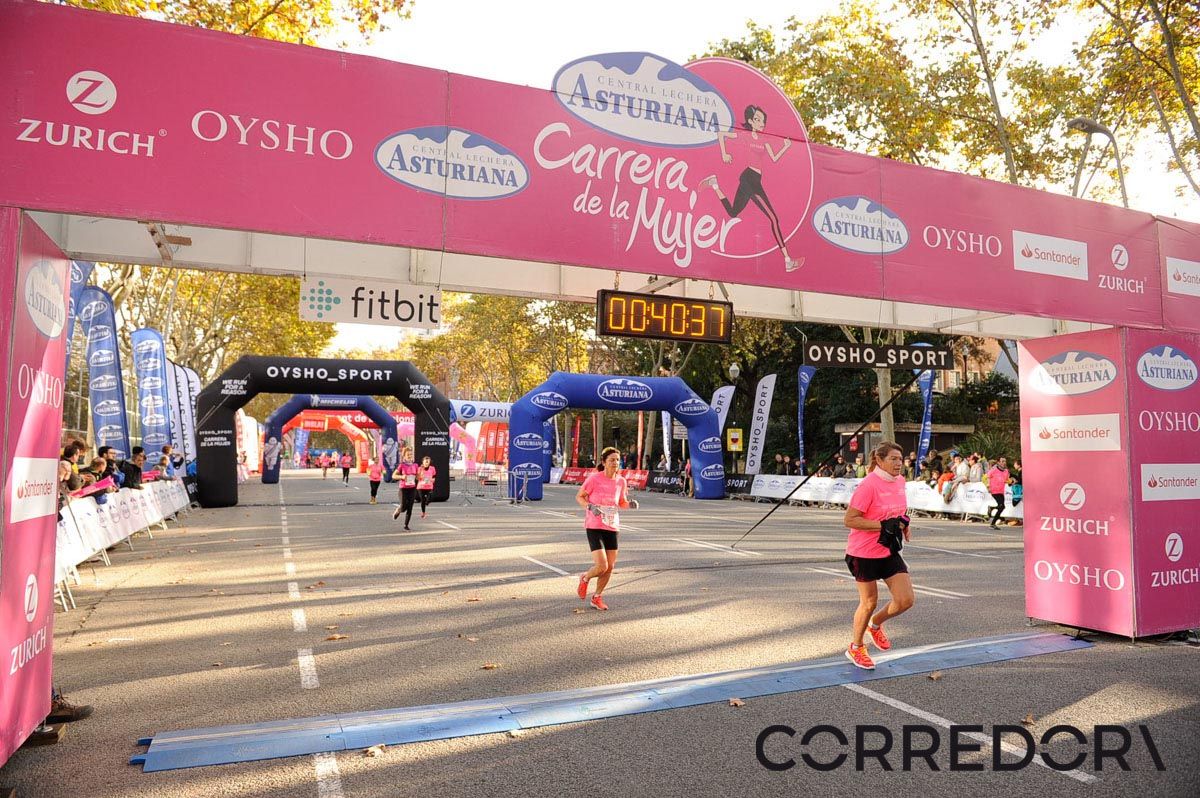 Llegada de la Carrera de la Mujer de Barcelona (ARCO IZQUIERDO 1)