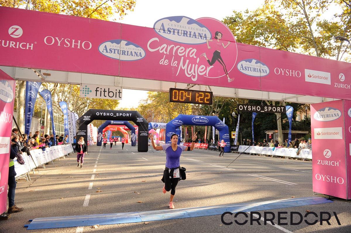 Llegada de la Carrera de la Mujer de Barcelona (ARCO IZQUIERDO 2)