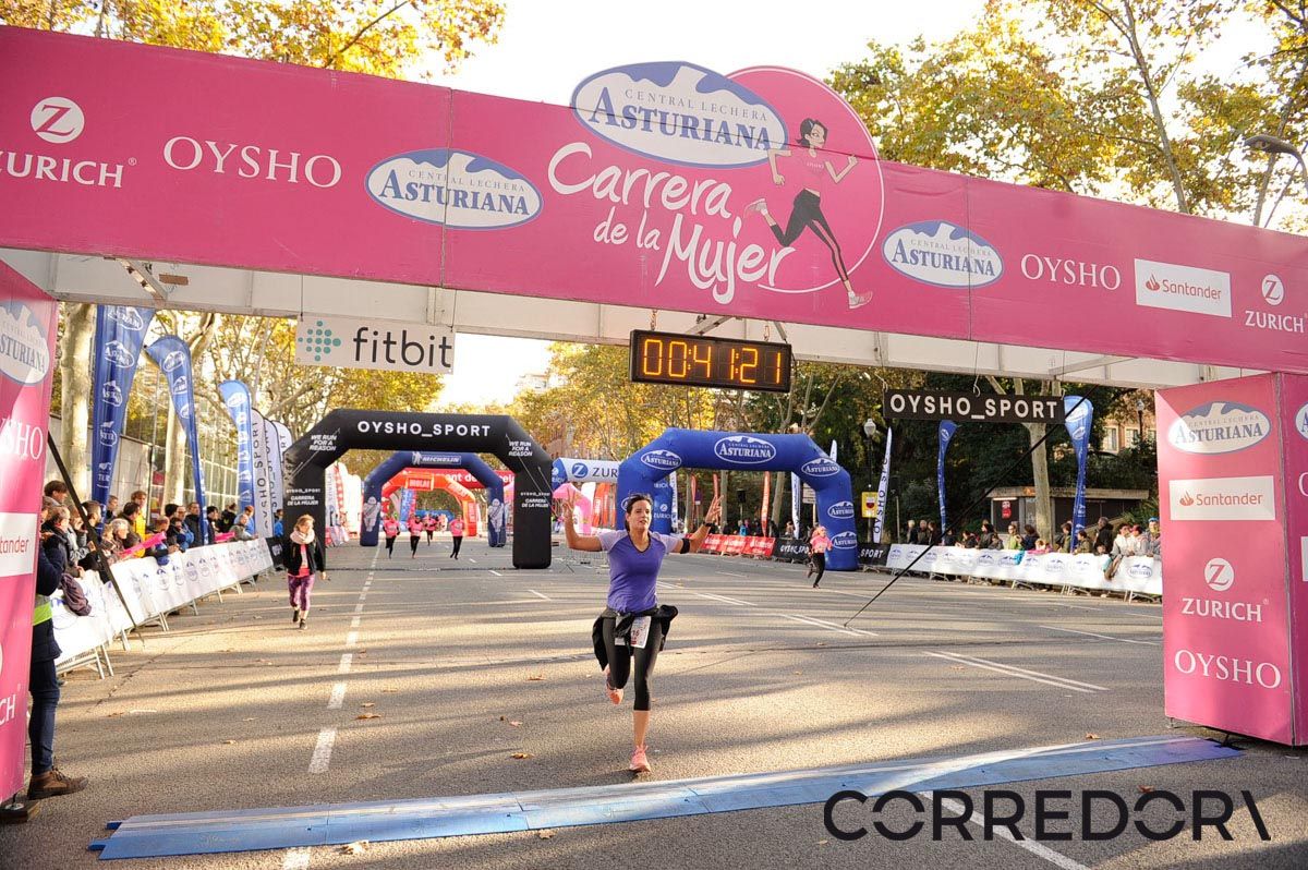 Llegada de la Carrera de la Mujer de Barcelona (ARCO IZQUIERDO 2)
