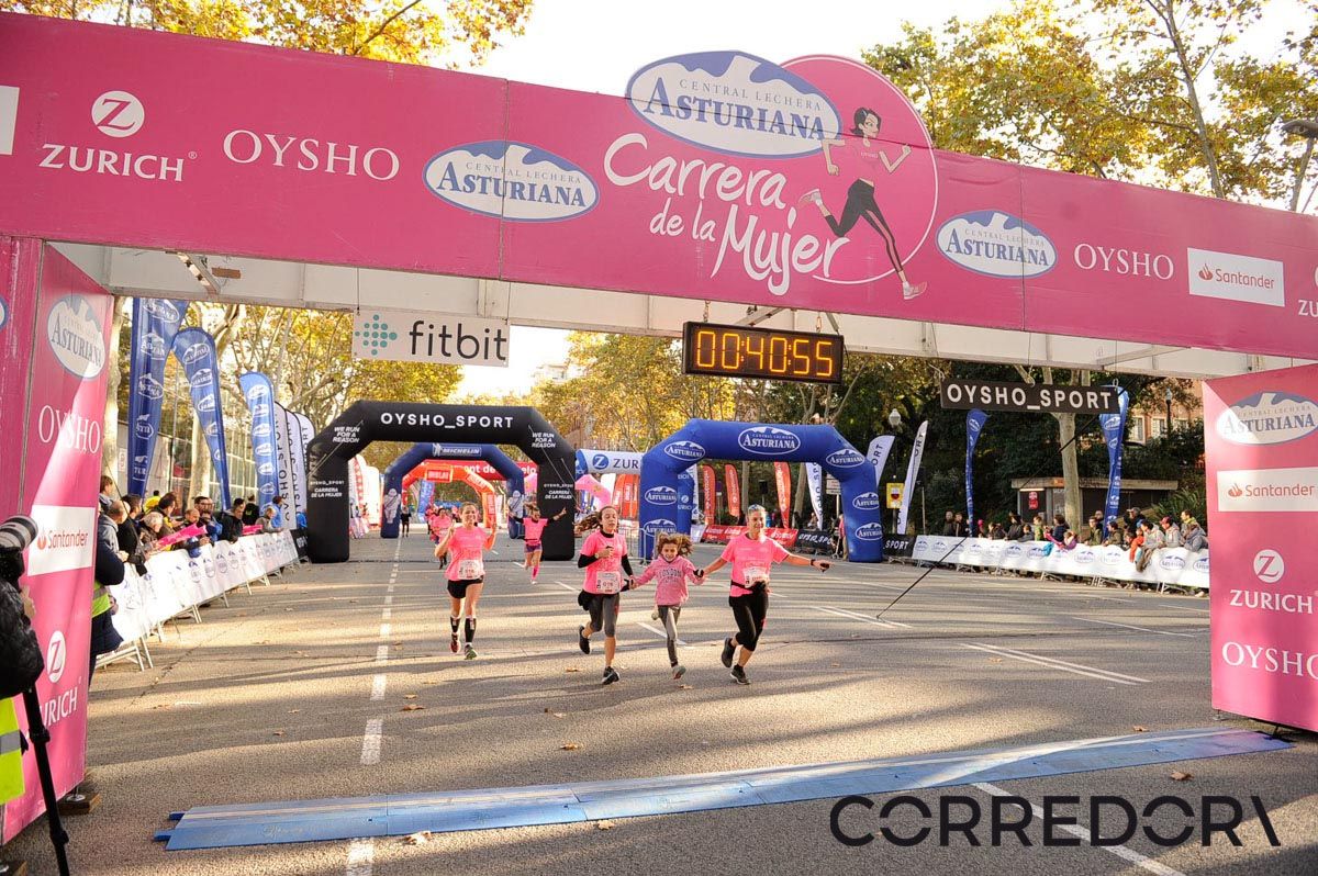 Llegada de la Carrera de la Mujer de Barcelona (ARCO IZQUIERDO 1)