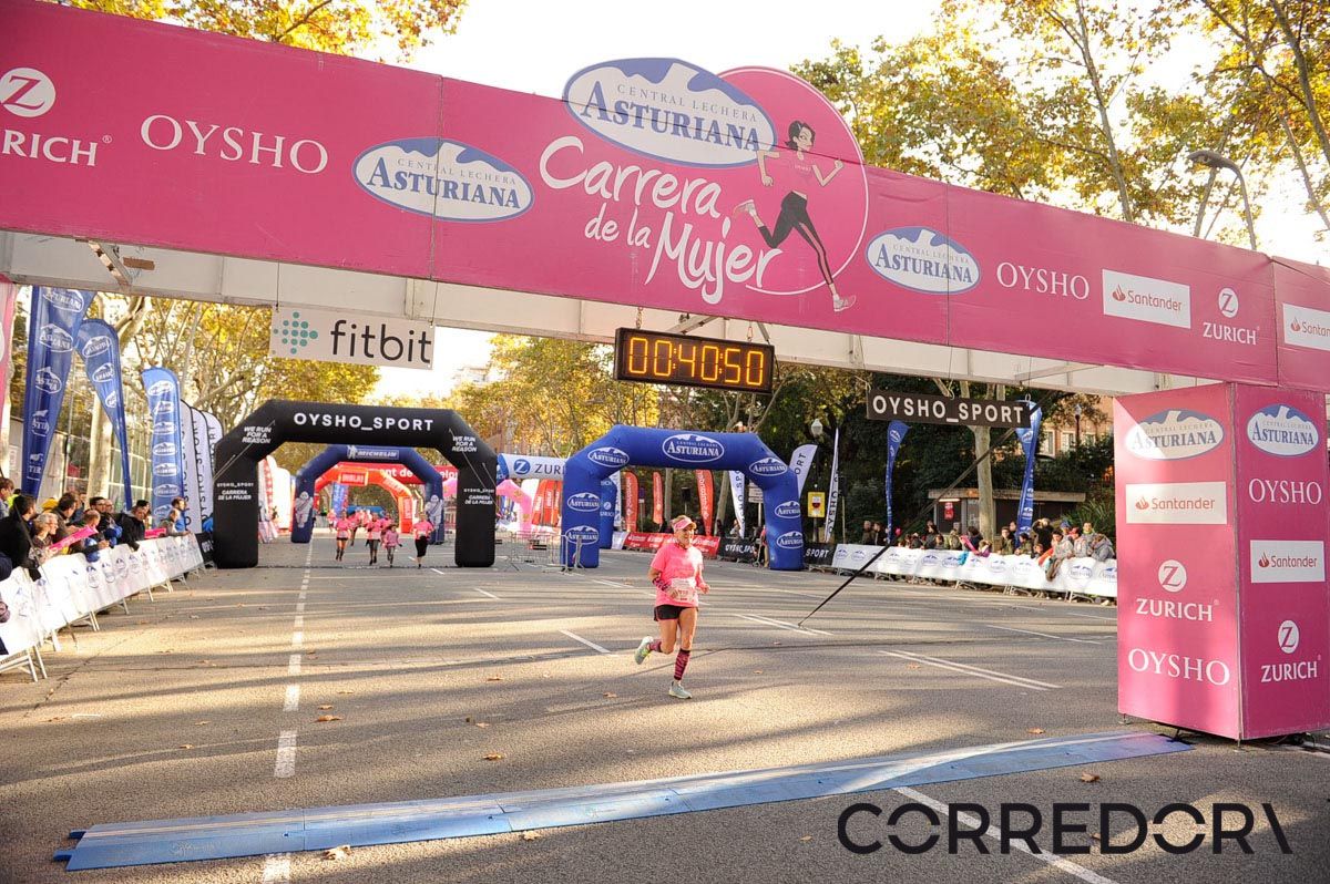 Llegada de la Carrera de la Mujer de Barcelona (ARCO IZQUIERDO 1)