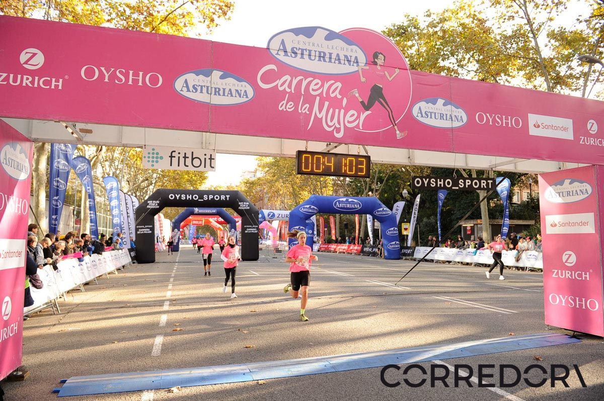 Llegada de la Carrera de la Mujer de Barcelona (ARCO IZQUIERDO 2)