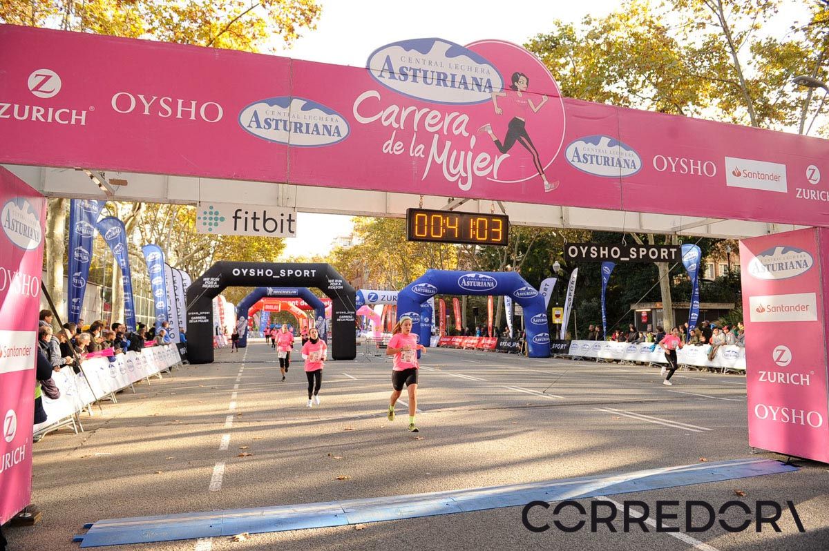 Llegada de la Carrera de la Mujer de Barcelona (ARCO IZQUIERDO 2)