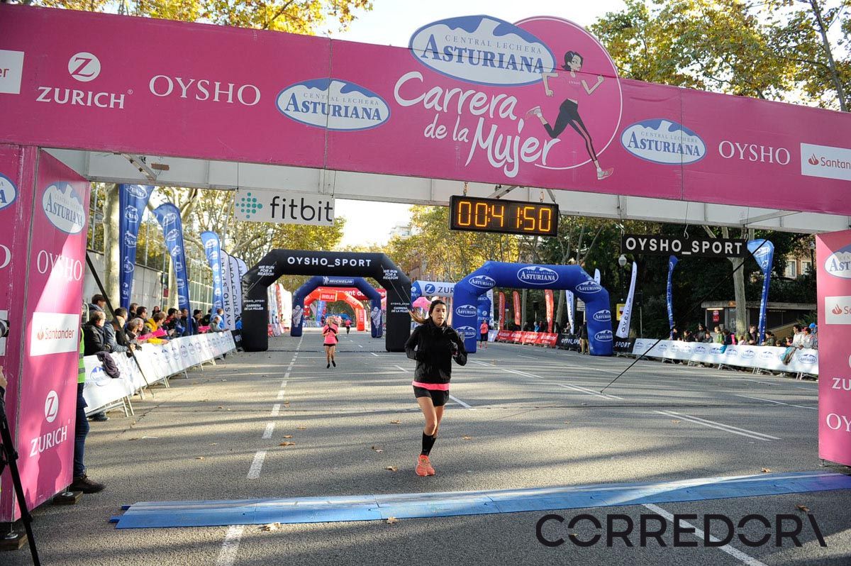 Llegada de la Carrera de la Mujer de Barcelona (ARCO IZQUIERDO 3)