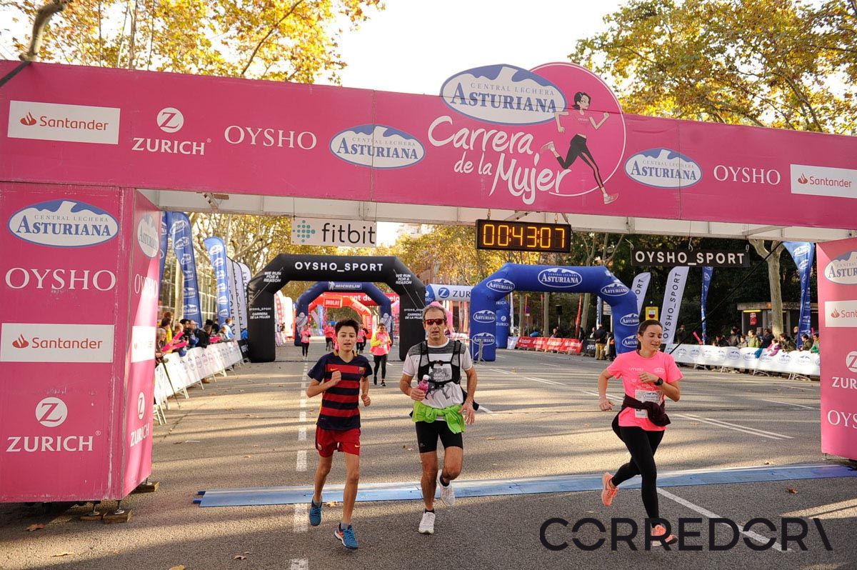 Llegada de la Carrera de la Mujer de Barcelona (ARCO IZQUIERDO 4)