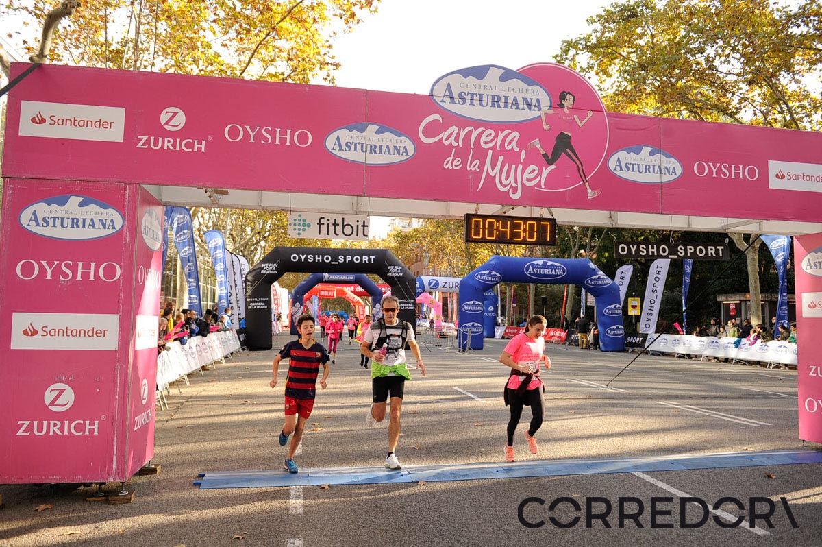 Llegada de la Carrera de la Mujer de Barcelona (ARCO IZQUIERDO 4)