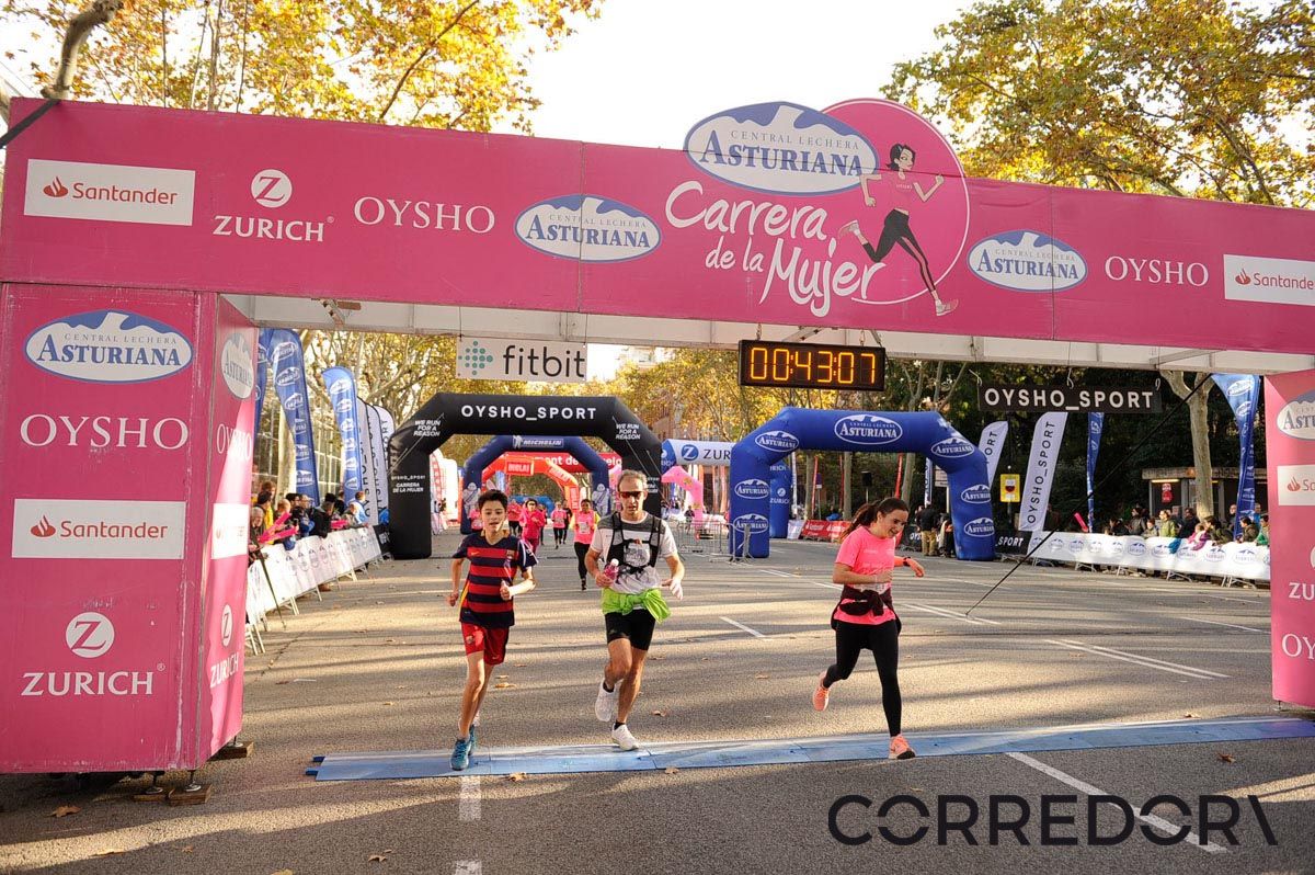 Llegada de la Carrera de la Mujer de Barcelona (ARCO IZQUIERDO 4)