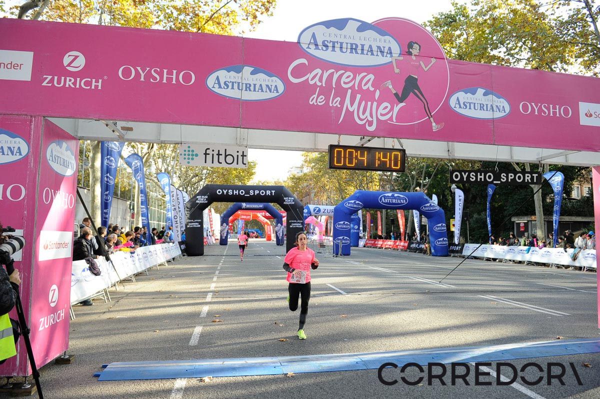 Llegada de la Carrera de la Mujer de Barcelona (ARCO IZQUIERDO 2)