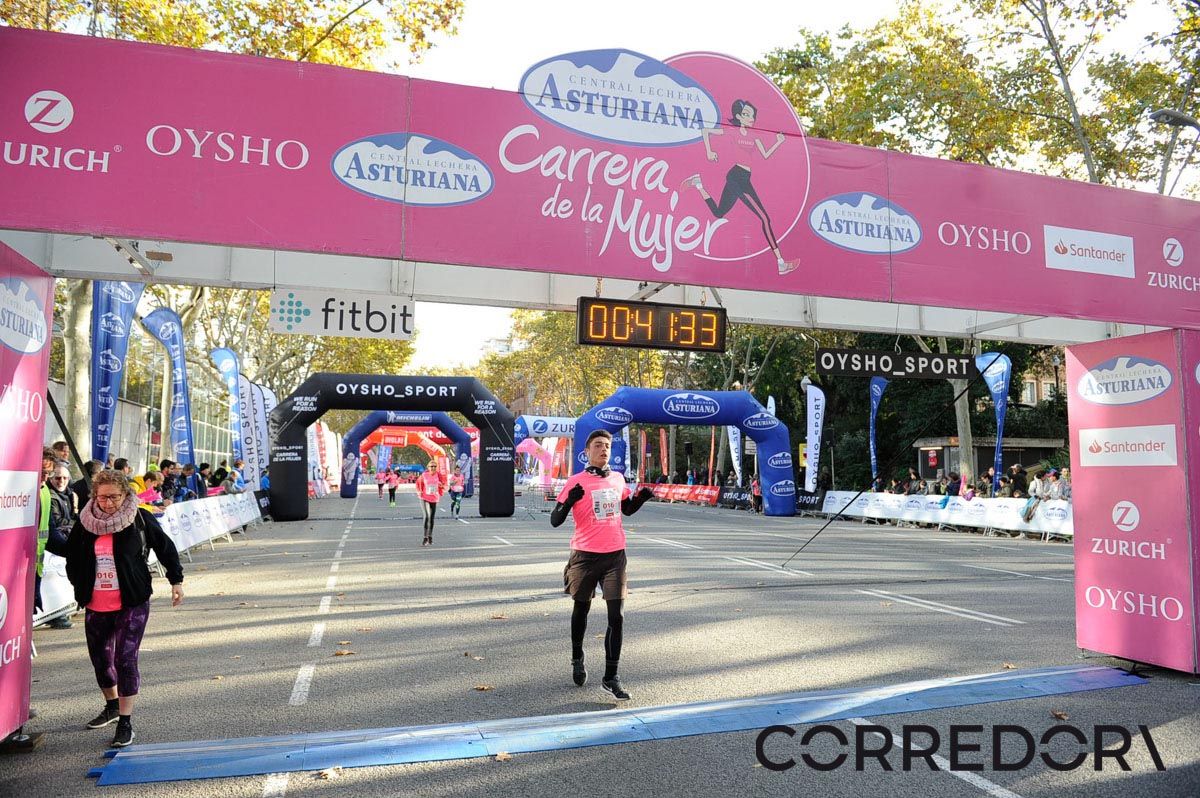 Llegada de la Carrera de la Mujer de Barcelona (ARCO IZQUIERDO 2)