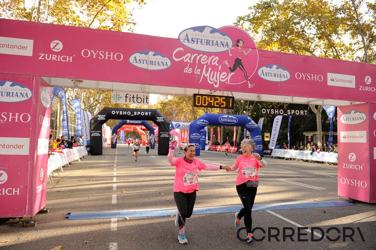 Llegada de la Carrera de la Mujer de Barcelona (ARCO IZQUIERDO 4)