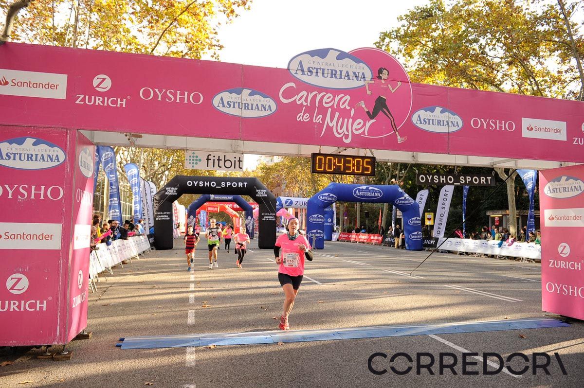 Llegada de la Carrera de la Mujer de Barcelona (ARCO IZQUIERDO 4)