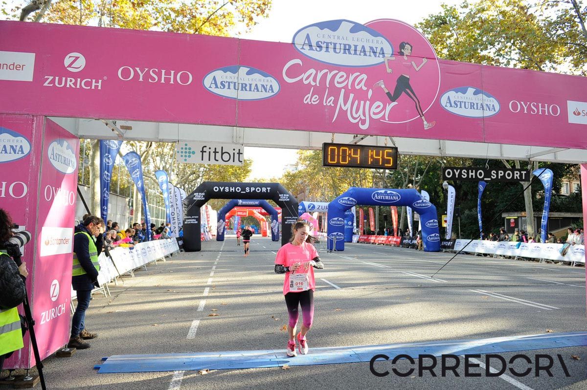 Llegada de la Carrera de la Mujer de Barcelona (ARCO IZQUIERDO 2)