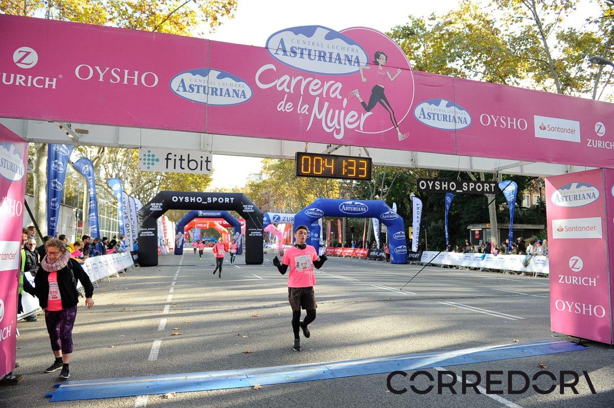 Llegada de la Carrera de la Mujer de Barcelona (ARCO IZQUIERDO 2)