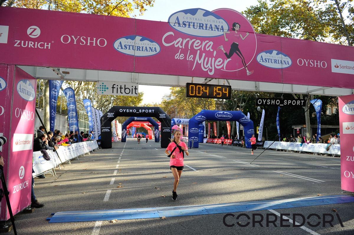 Llegada de la Carrera de la Mujer de Barcelona (ARCO IZQUIERDO 3)