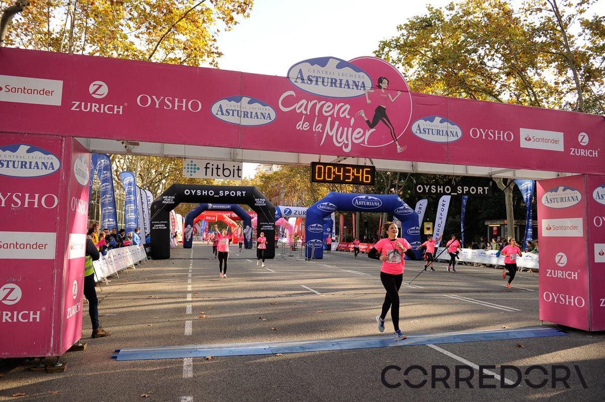 Llegada de la Carrera de la Mujer de Barcelona (ARCO IZQUIERDO 5)