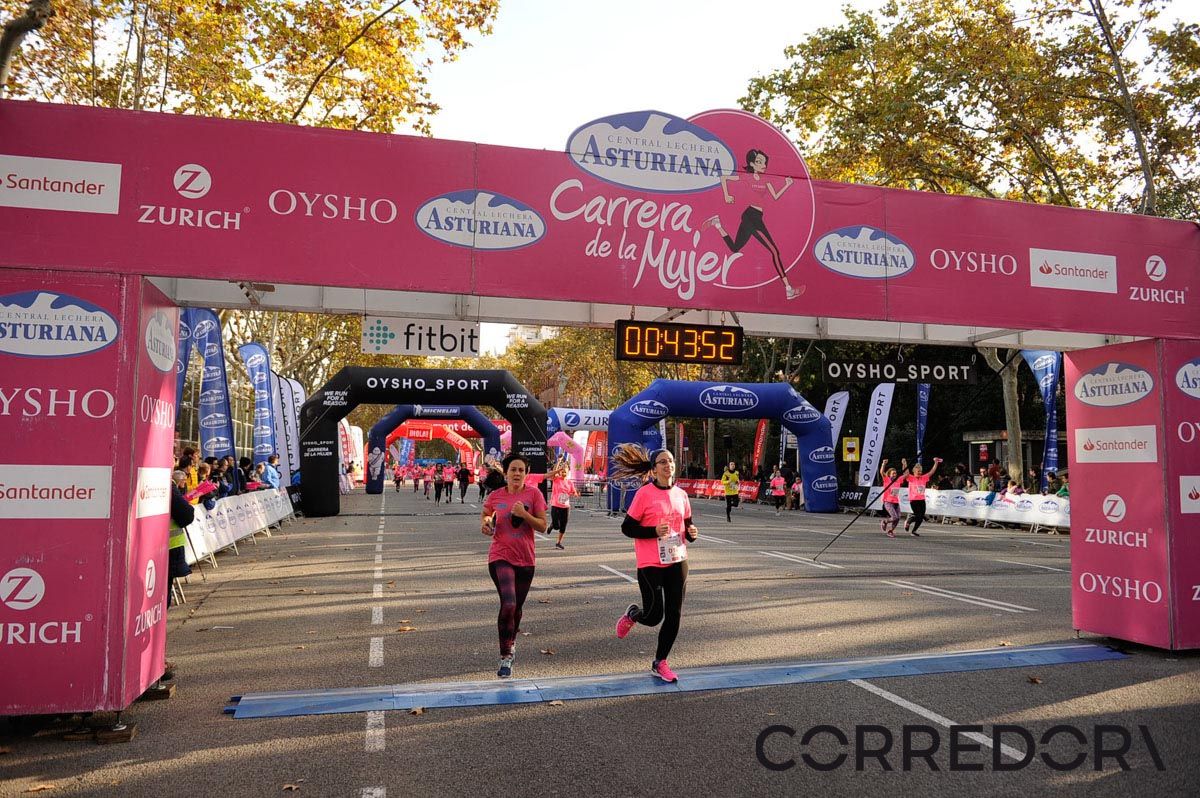 Llegada de la Carrera de la Mujer de Barcelona (ARCO IZQUIERDO 5)