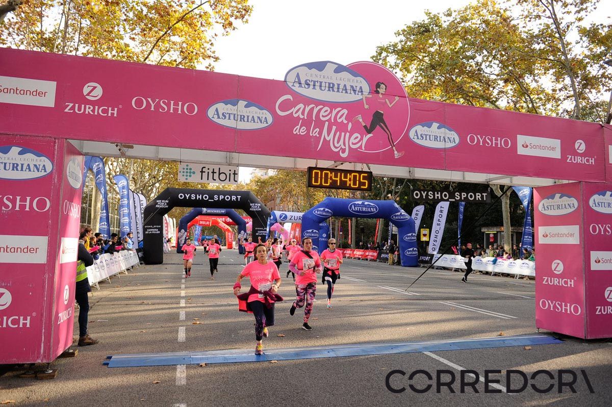 Llegada de la Carrera de la Mujer de Barcelona (ARCO IZQUIERDO 5)