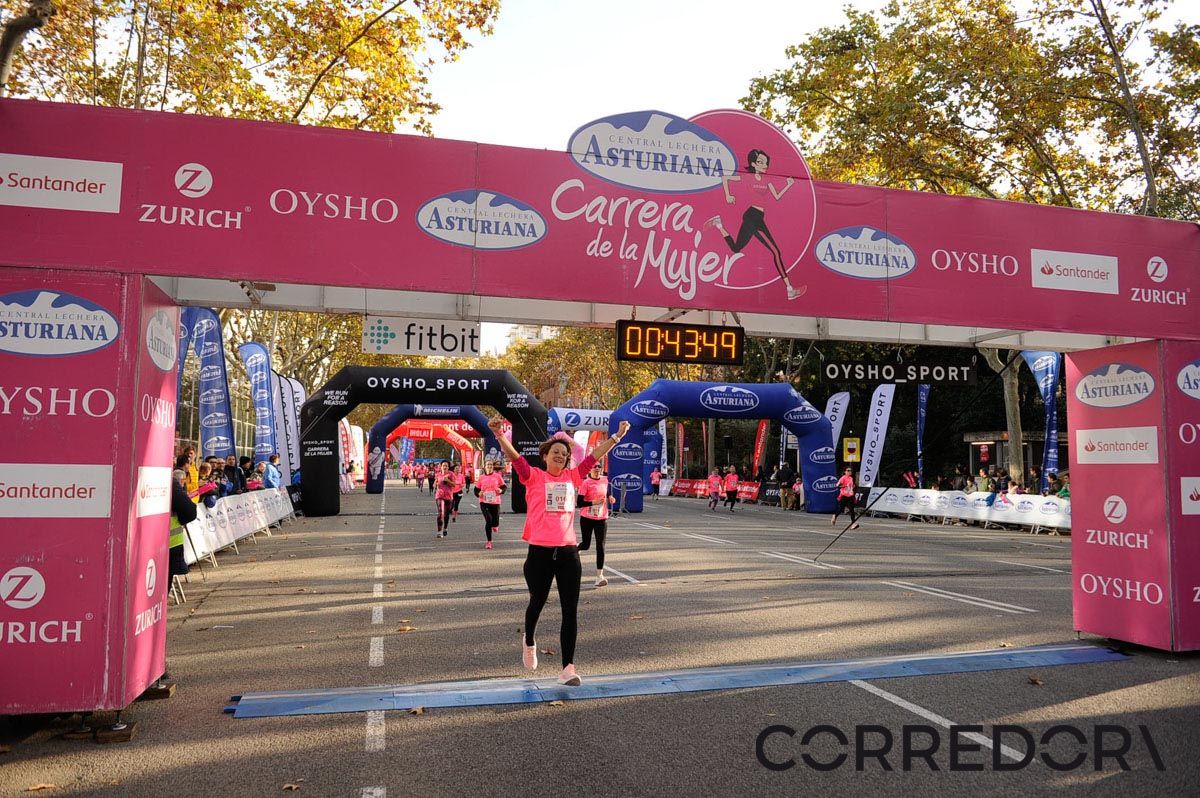 Llegada de la Carrera de la Mujer de Barcelona (ARCO IZQUIERDO 5)