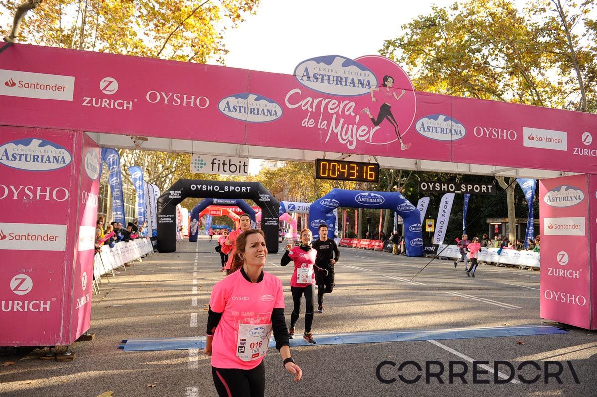 Llegada de la Carrera de la Mujer de Barcelona (ARCO IZQUIERDO 4)