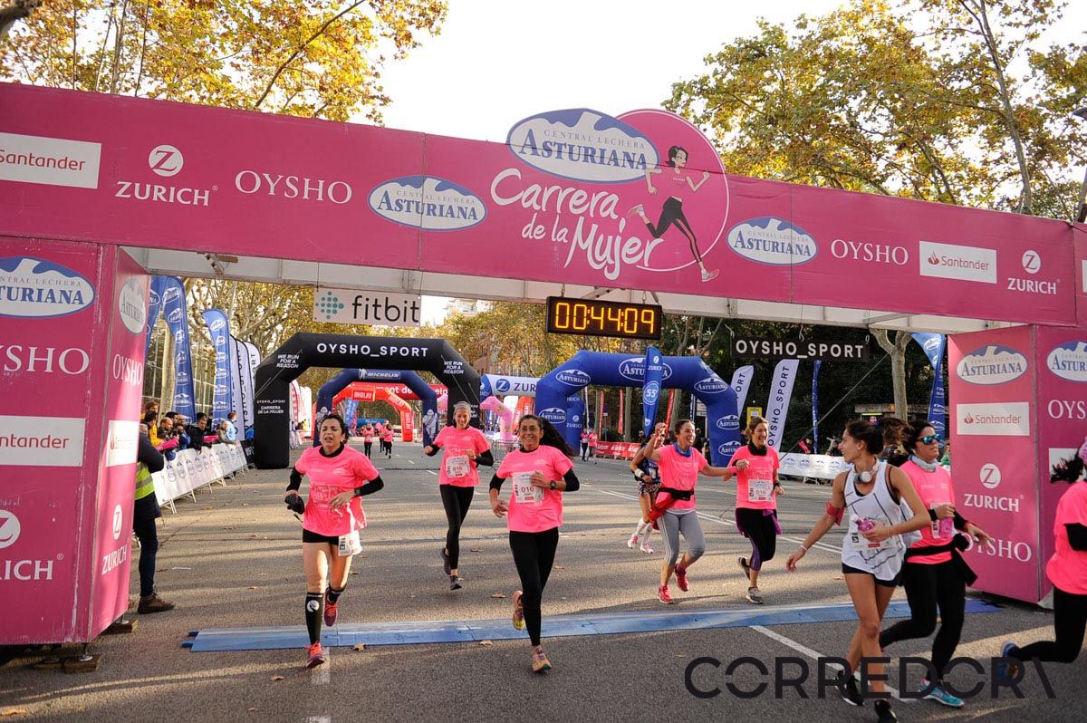 Llegada de la Carrera de la Mujer de Barcelona (ARCO IZQUIERDO 5)
