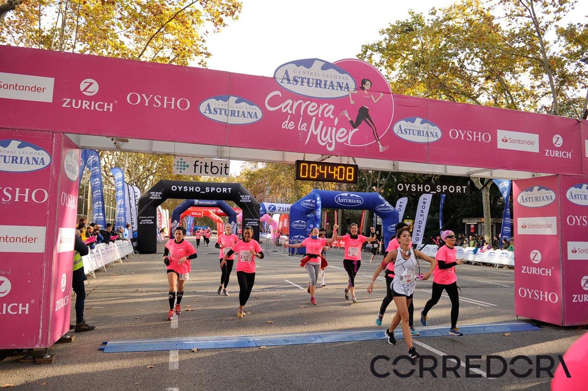 Llegada de la Carrera de la Mujer de Barcelona (ARCO IZQUIERDO 5)