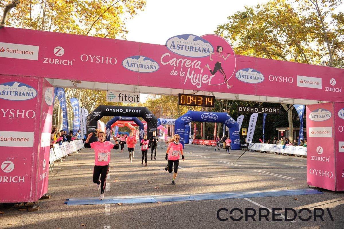 Llegada de la Carrera de la Mujer de Barcelona (ARCO IZQUIERDO 4)