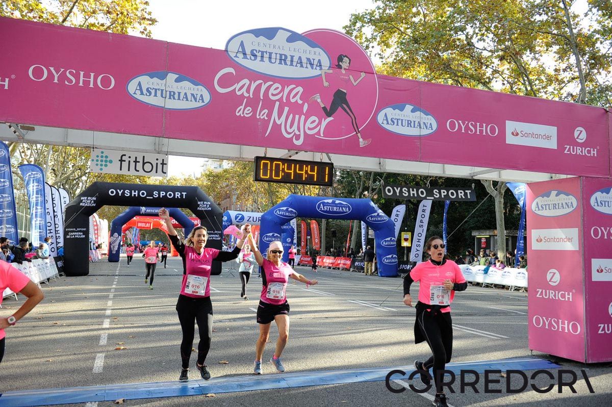 Llegada de la Carrera de la Mujer de Barcelona (ARCO IZQUIERDO 5)