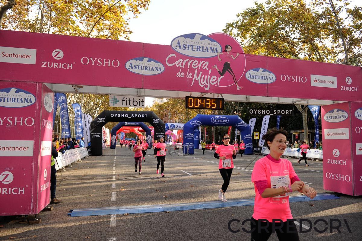 Llegada de la Carrera de la Mujer de Barcelona (ARCO IZQUIERDO 5)