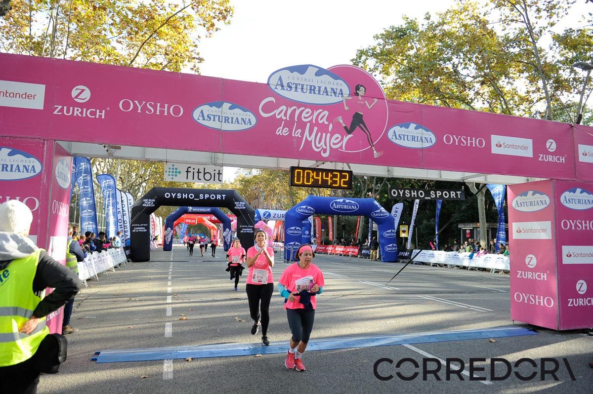 Llegada de la Carrera de la Mujer de Barcelona (ARCO IZQUIERDO 5)