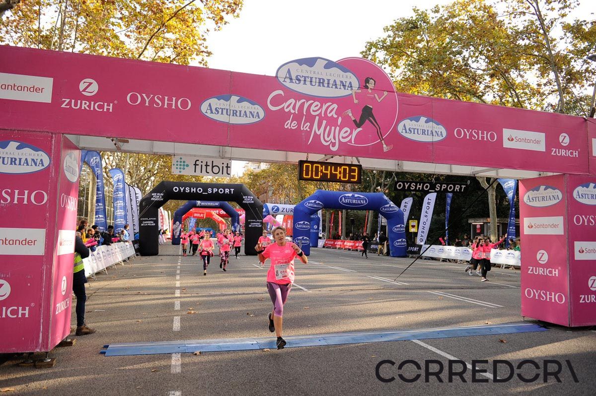 Llegada de la Carrera de la Mujer de Barcelona (ARCO IZQUIERDO 5)