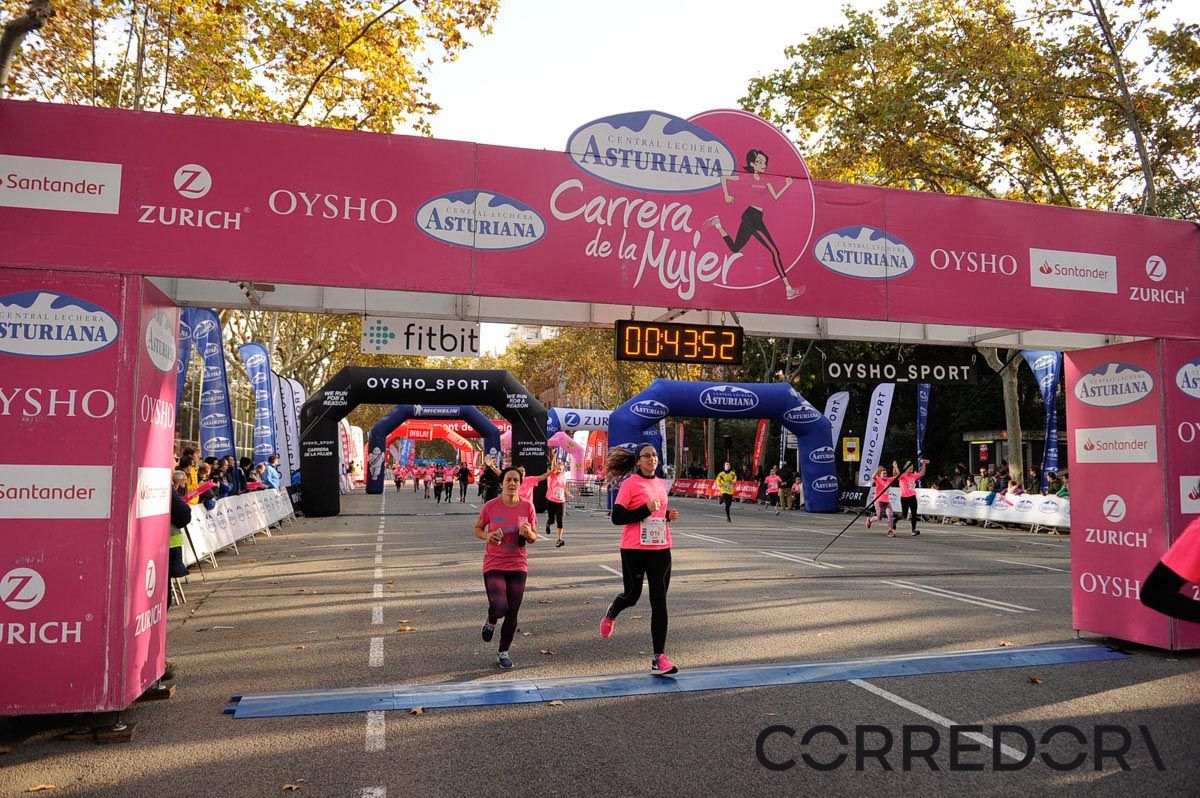 Llegada de la Carrera de la Mujer de Barcelona (ARCO IZQUIERDO 5)