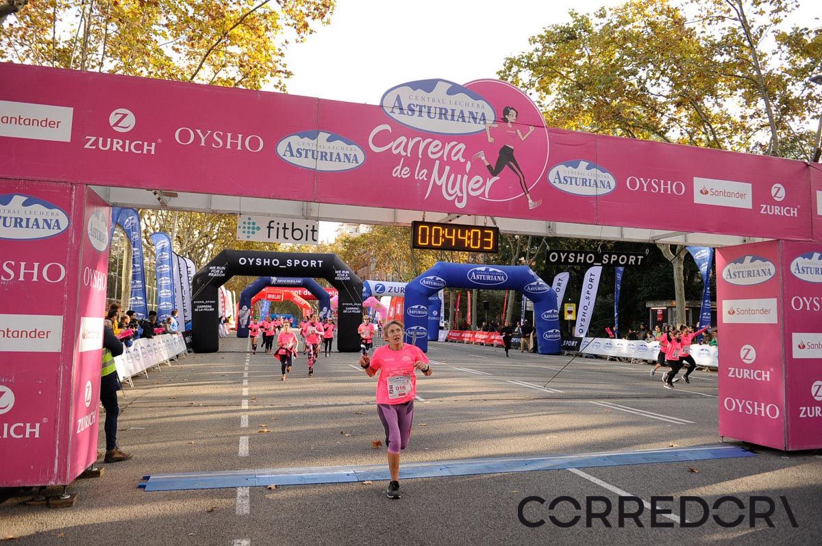 Llegada de la Carrera de la Mujer de Barcelona (ARCO IZQUIERDO 5)