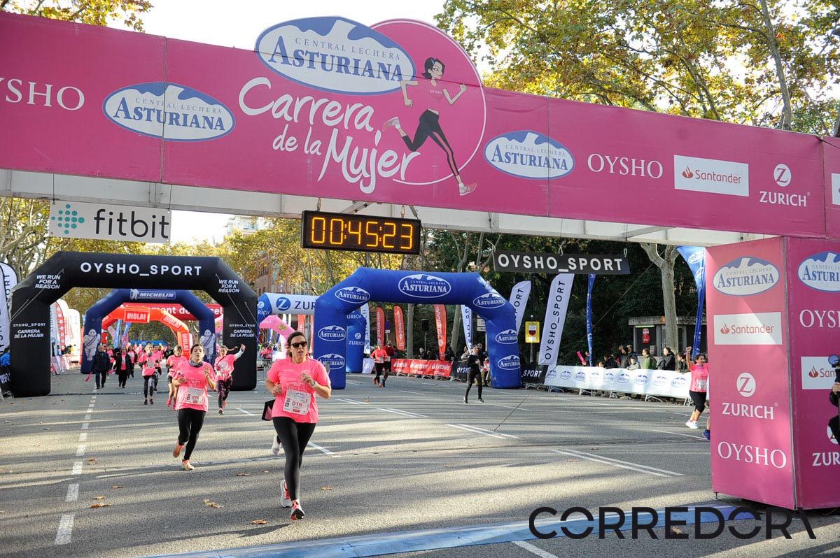 Llegada de la Carrera de la Mujer de Barcelona (ARCO IZQUIERDO 6)